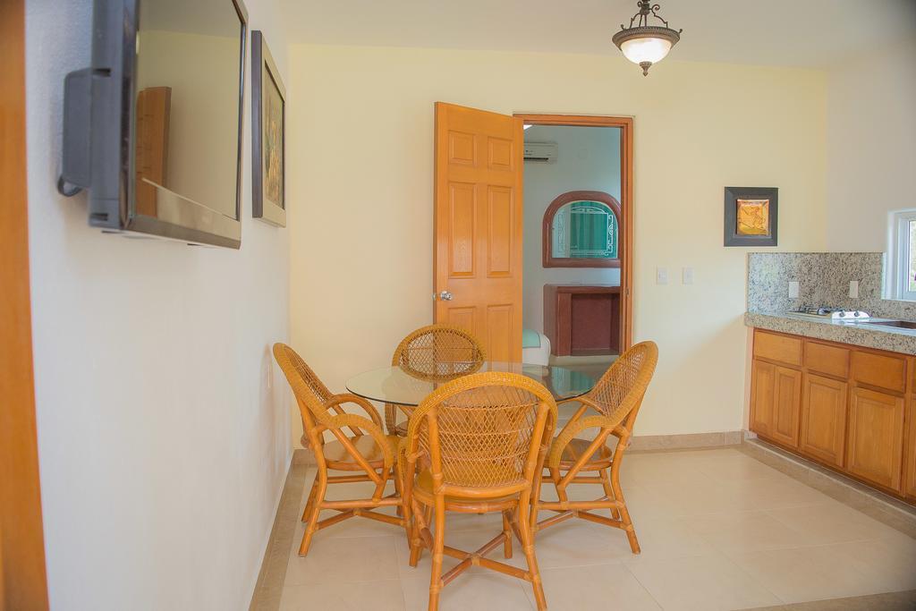 Bungalows Arena Dorada (Adults Only) Zihuatanejo Exterior photo